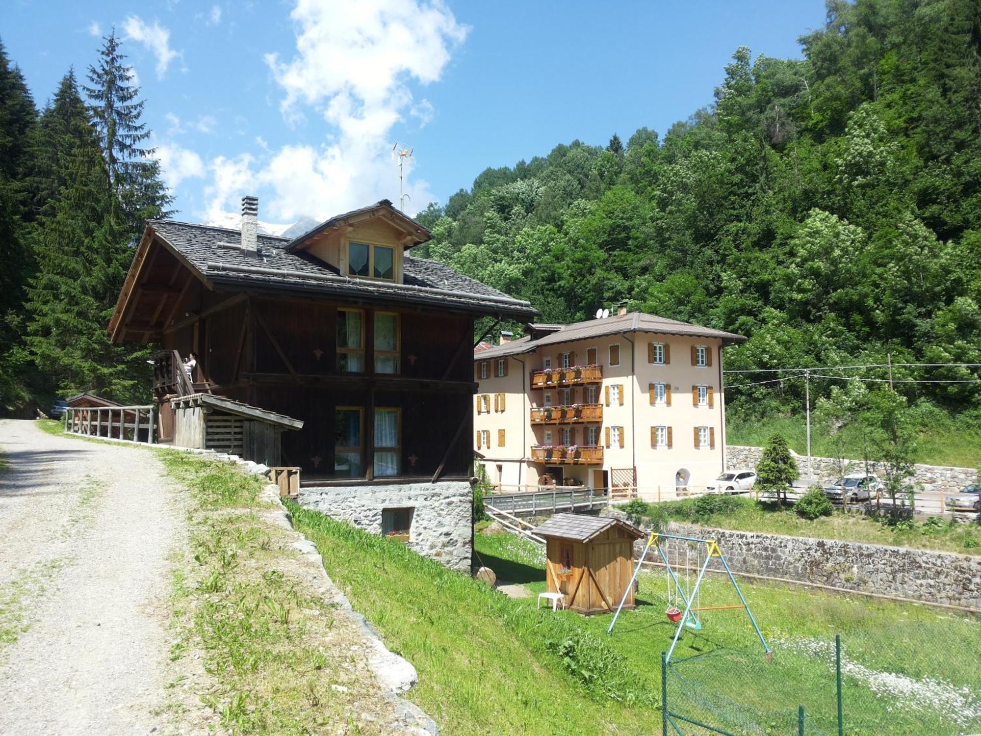 Appartamenti Rabbi Fonti Bagni di Rabbi Exterior foto