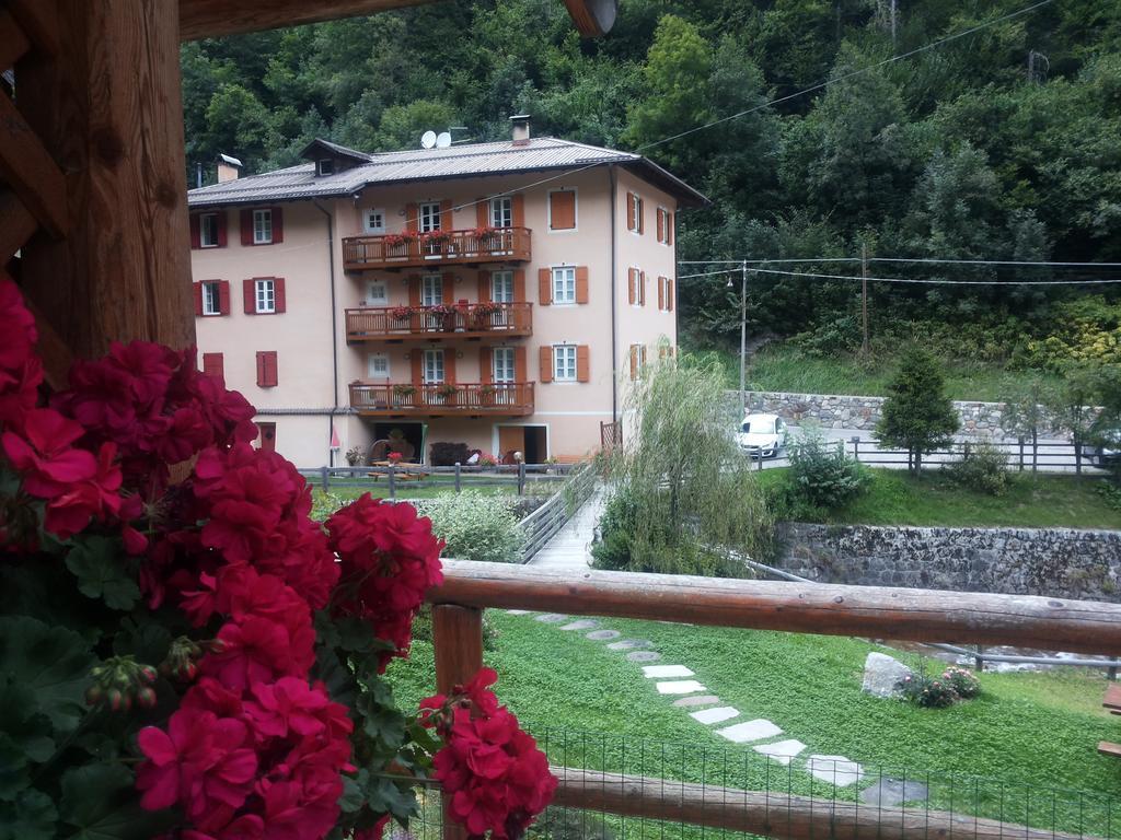 Appartamenti Rabbi Fonti Bagni di Rabbi Exterior foto