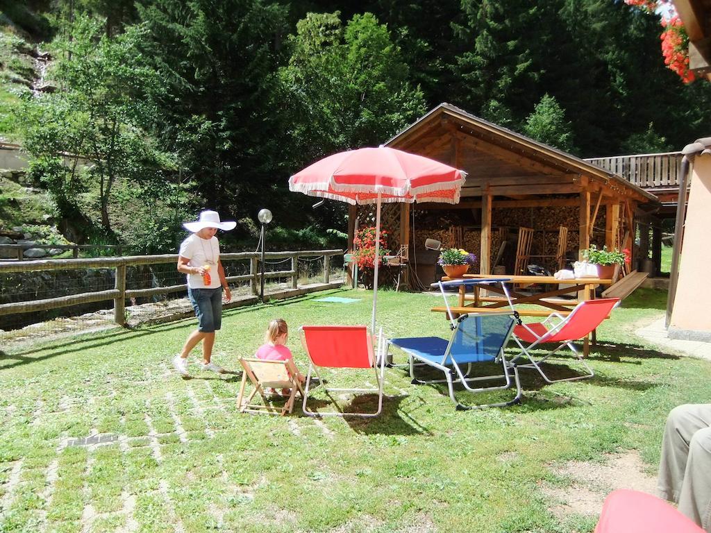 Appartamenti Rabbi Fonti Bagni di Rabbi Exterior foto