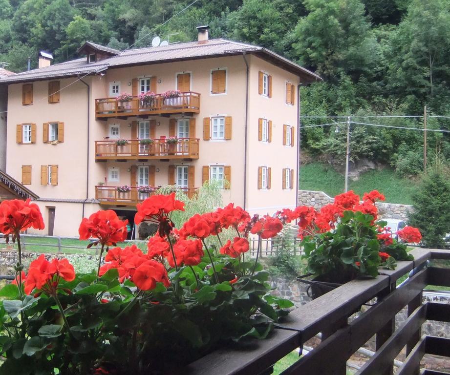 Appartamenti Rabbi Fonti Bagni di Rabbi Exterior foto