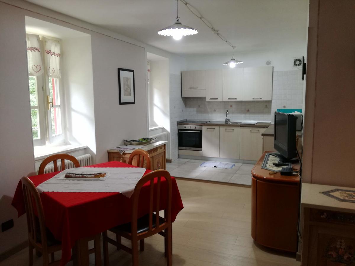 Appartamenti Rabbi Fonti Bagni di Rabbi Exterior foto